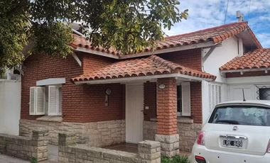 Casa en venta - 2 Dormitorios 2 Baños - Cochera - 120Mts2 - Chauvin, Mar del Plata