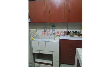 Linda Casa De 3 Pisos En Venta En Av Principal