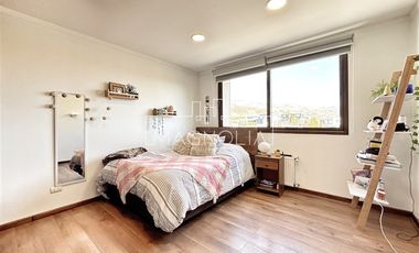 Casa en venta de 6 dorm. en Colina