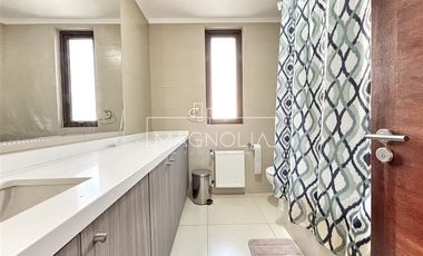 Casa en venta de 6 dorm. en Colina