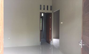 Rumah minimalis asri dekat kampus UNY Wates