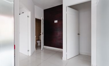 SE ALQUILA LOCAL EN OBARRIO >>VIA PRINCIPAL<<