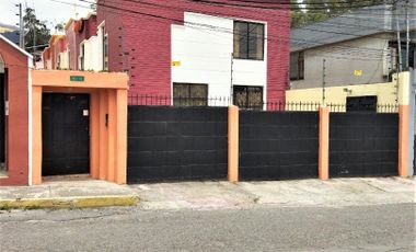 Venta Casa 3 DORMITORIOS en la Machala y Legarda Amplia en Conjunto