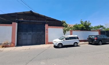 Casa en venta de 3 dorm. en Recoleta, Metro Einstein