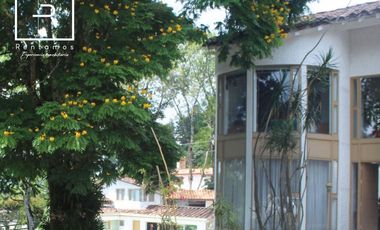casa en arriendo en loma del chocho. Cod A10810