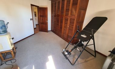 Venta - Chalet seis ambientes con piscina - Quintana 1043 - Los Troncos