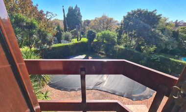 Venta - Chalet seis ambientes con piscina - Quintana 1043 - Los Troncos