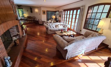 Venta - Chalet seis ambientes con piscina - Quintana 1043 - Los Troncos