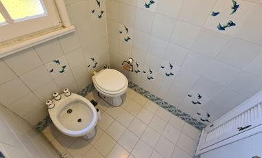 Venta - Chalet seis ambientes con piscina - Quintana 1043 - Los Troncos