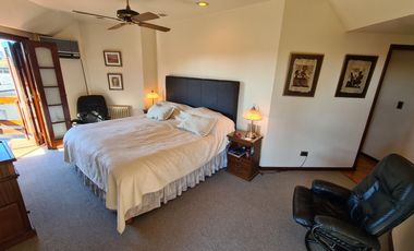 Venta - Chalet seis ambientes con piscina - Quintana 1043 - Los Troncos