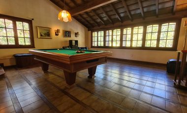 Venta - Chalet seis ambientes con piscina - Quintana 1043 - Los Troncos