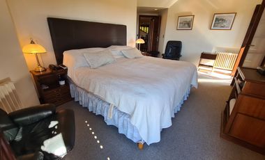 Venta - Chalet seis ambientes con piscina - Quintana 1043 - Los Troncos