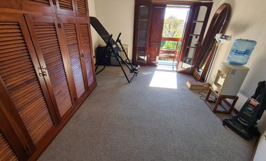 Venta - Chalet seis ambientes con piscina - Quintana 1043 - Los Troncos