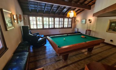 Venta - Chalet seis ambientes con piscina - Quintana 1043 - Los Troncos