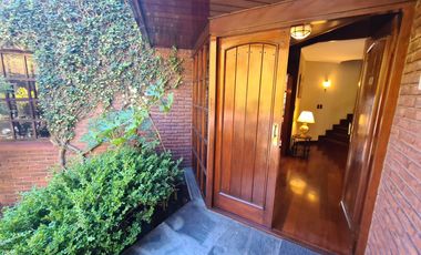 Venta - Chalet seis ambientes con piscina - Quintana 1043 - Los Troncos