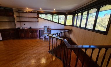 Venta - Chalet seis ambientes con piscina - Quintana 1043 - Los Troncos