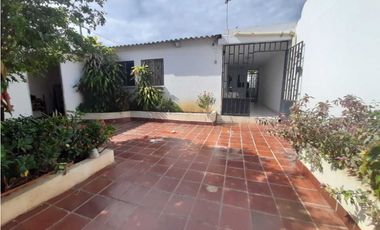 VENDO CASA AMPLIA URB CASANARE
