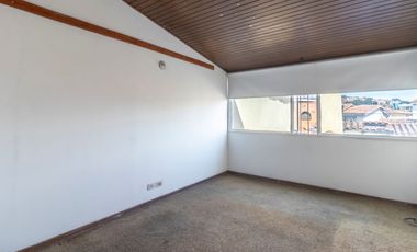 casa en arriendo/venta en niza norte. Cod A27627