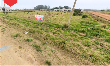 TERRENOS (Calle 14 y 61)