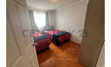 SE ARRIENDA AMPLIA CASA  AMOBLADA