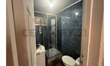 SE ARRIENDA AMPLIA CASA  AMOBLADA