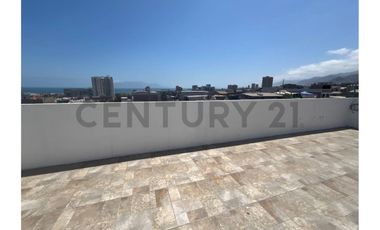 SE ARRIENDA AMPLIA CASA  AMOBLADA