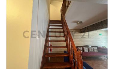 SE ARRIENDA AMPLIA CASA  AMOBLADA