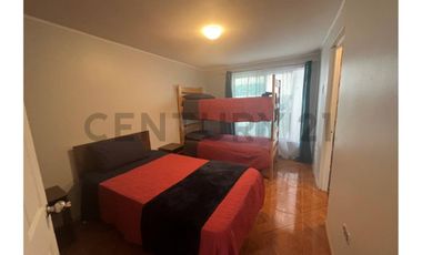 SE ARRIENDA AMPLIA CASA  AMOBLADA