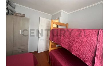 SE ARRIENDA AMPLIA CASA  AMOBLADA