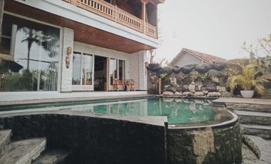 Apakah anda seorang sultan yang mau memiliki hunian villa nyaman di lingkungan Desa wisata dekat Ubud?
