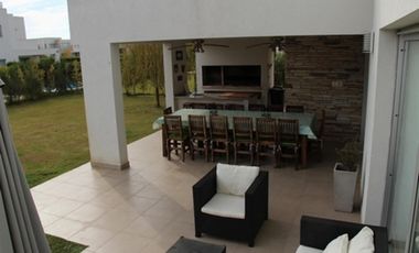 Excelente e inmejorable casa de 5 ambientes- NORDELTA