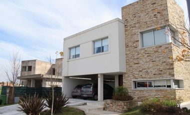 Excelente e inmejorable casa de 5 ambientes- NORDELTA