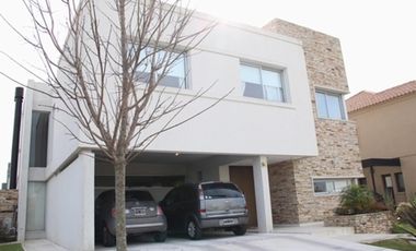 Excelente e inmejorable casa de 5 ambientes- NORDELTA