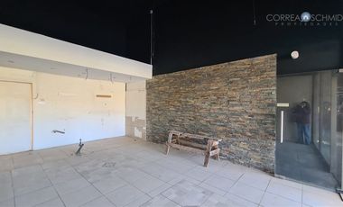 Local Comercial en Arriendo en Local 2, Paseo Nogales