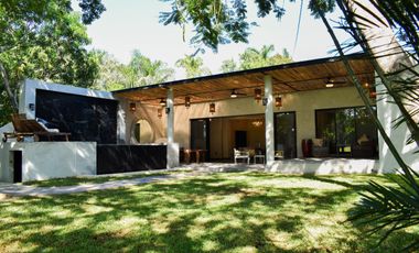 Casa  Algarrobo en venta en la Ceiba