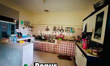 Dijual Rumah Bagus dengan 4 Kamar di Depok