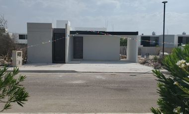 Casa en Venta en Mérida, Praderas del Mayab, Conkal (Mod. Alsacia 41)