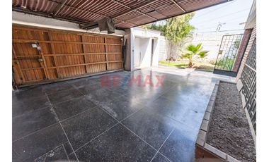 Excelente Ubicacion ! Casa En Jr Jacaranda - Valle Hermoso Surco
