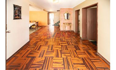 Excelente Ubicacion ! Casa En Jr Jacaranda - Valle Hermoso Surco
