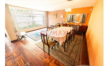 Excelente Ubicacion ! Casa En Jr Jacaranda - Valle Hermoso Surco