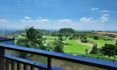 4 Bedrooom Villa or House and Lot For sale in Clark with beautiful Mountain View