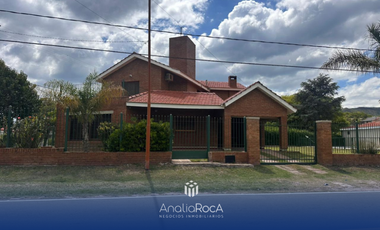 Alquiler Temporario Casa Amplia para 12/13 personas Villa Carlos Paz