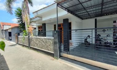 Dijual cepat Kos murah + rumah induk Lokasi di utara terminal condong catur Prospek Investasi Tepat