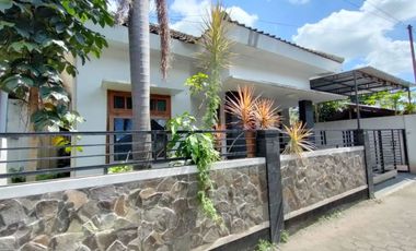 Dijual cepat Kos murah + rumah induk Lokasi di utara terminal condong catur Prospek Investasi Tepat