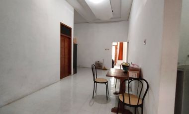 Dijual cepat Kos murah + rumah induk Lokasi di utara terminal condong catur Prospek Investasi Tepat