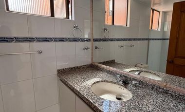 apartamento en arriendo en chico norte. Cod A52001