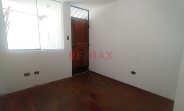 Departamento En Venta – Primer Piso Frente A Parque En Surco