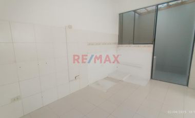 Departamento En Venta – Primer Piso Frente A Parque En Surco