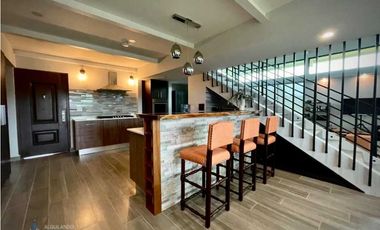 En venta exclusiva residencia en Alto Boquete