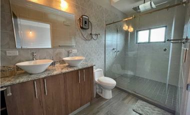 En venta exclusiva residencia en Alto Boquete